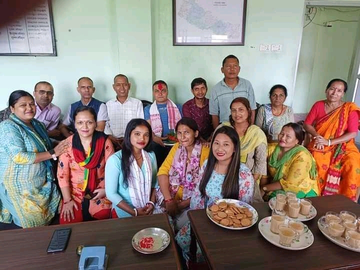 सरूवा भएर जाने कर्मचारीलाई विदाइ कार्यक्रम